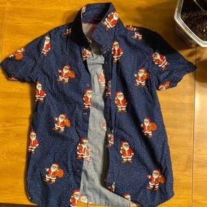 Brand new Santa kids shirt!! Size 9/10🌺